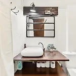 Апартаменты Old Town Penthouse 2 Bedroom On Two Floors Таллин