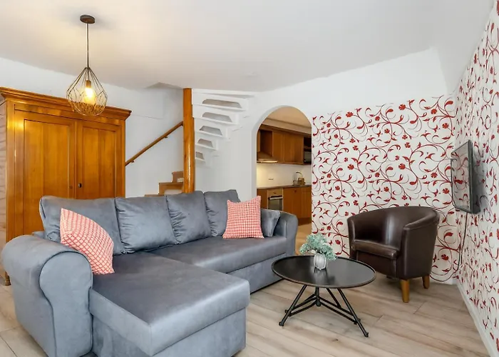 Old Town Penthouse 2 Bedroom On Two Floors شقة *