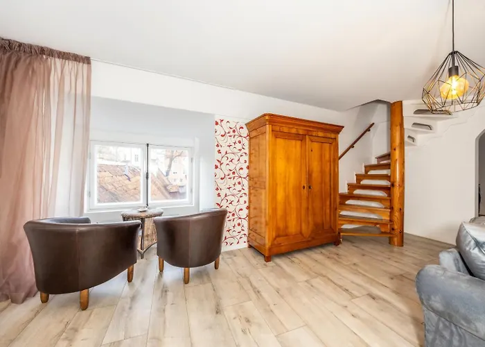 Old Town Penthouse 2 Bedroom On Two Floors